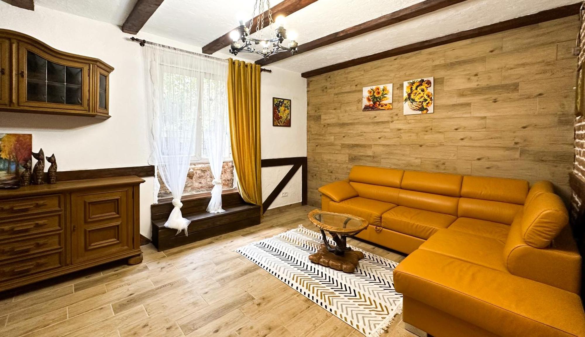 Cozy Apartments In The City Centre Львов Экстерьер фото